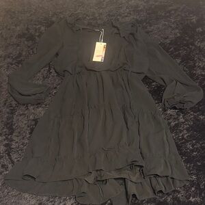 Chic Long Sleeve Black Dress 👗